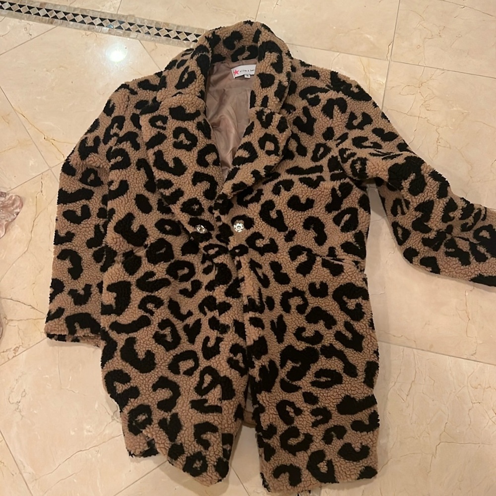 Leopard coat